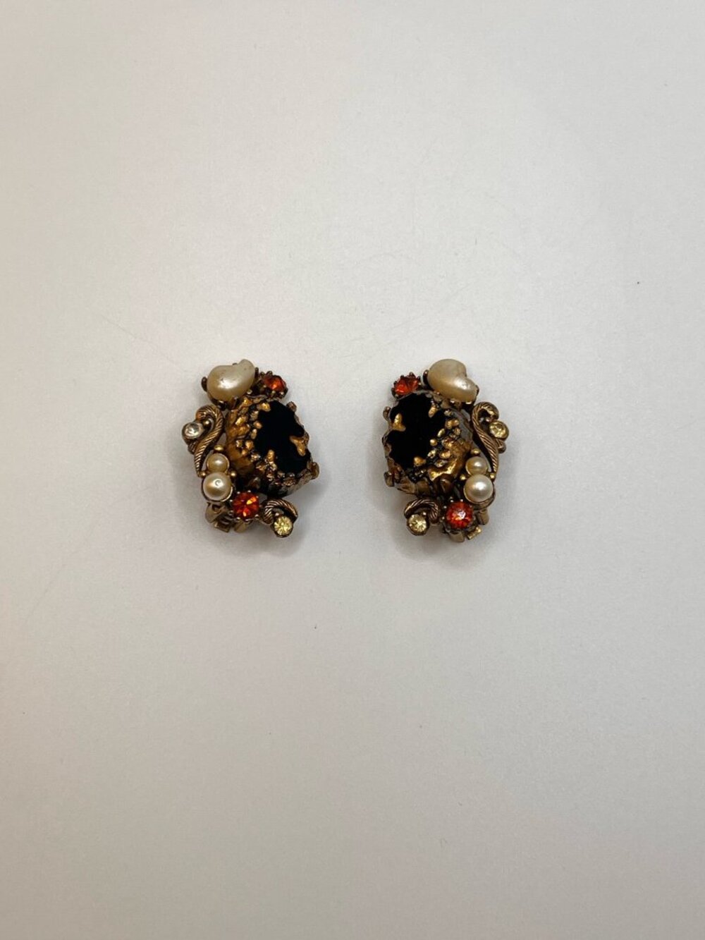 Vintage Florenza Gold Tone Black Glass Faux Pearl Clip On Earrings